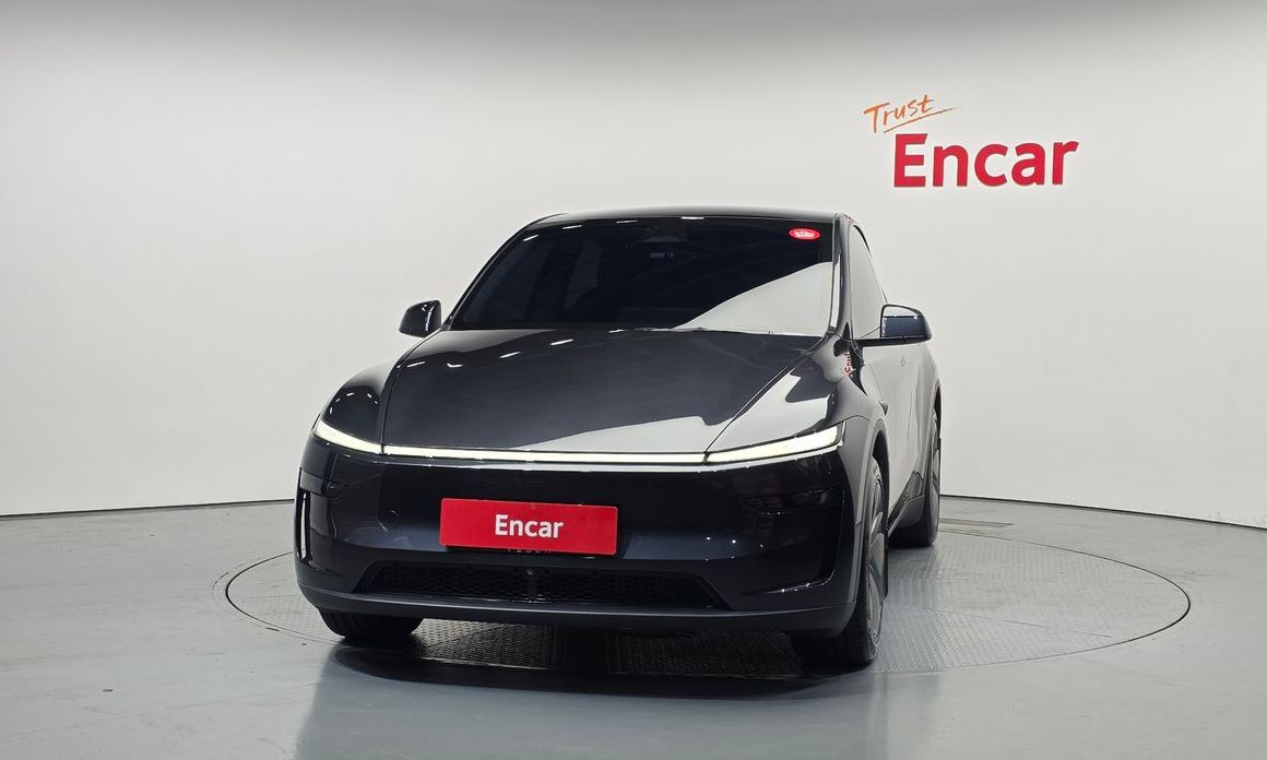 Tesla Model Y 2025