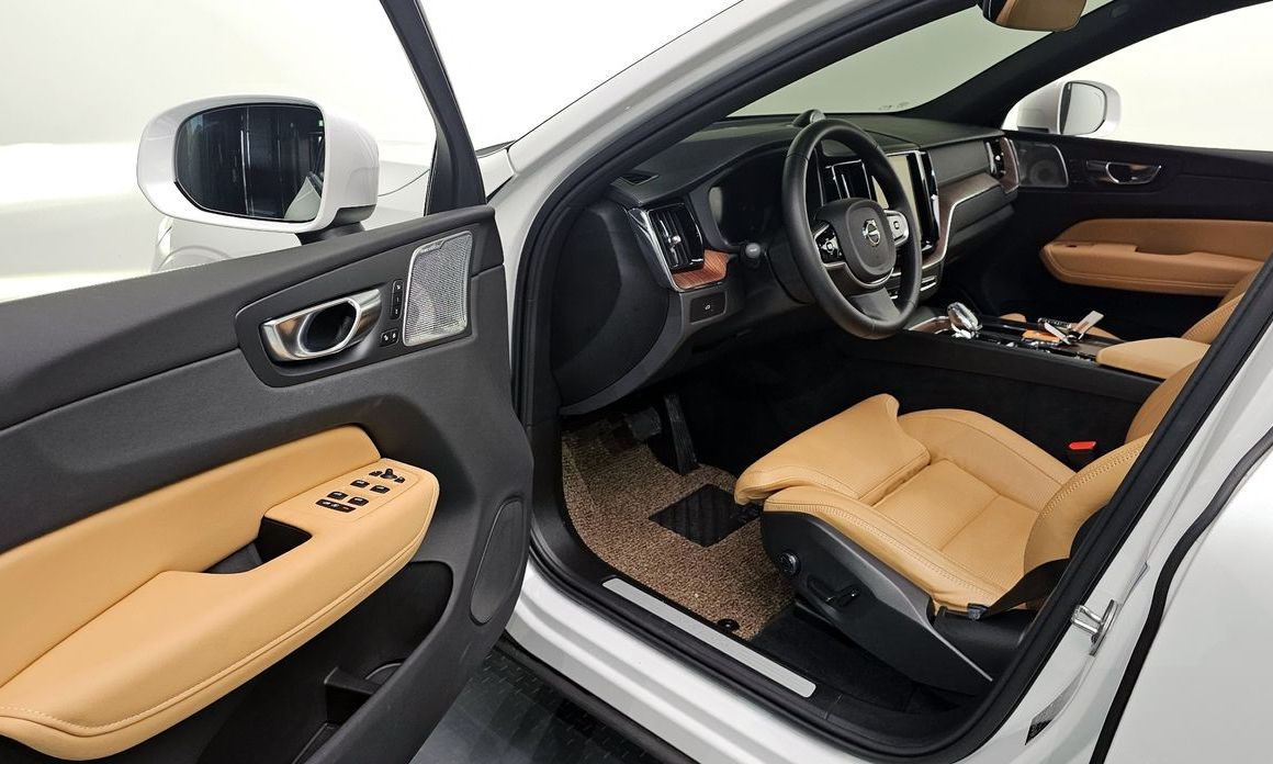 Volvo XC60 2025