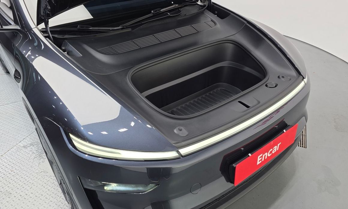 Tesla Model Y 2025
