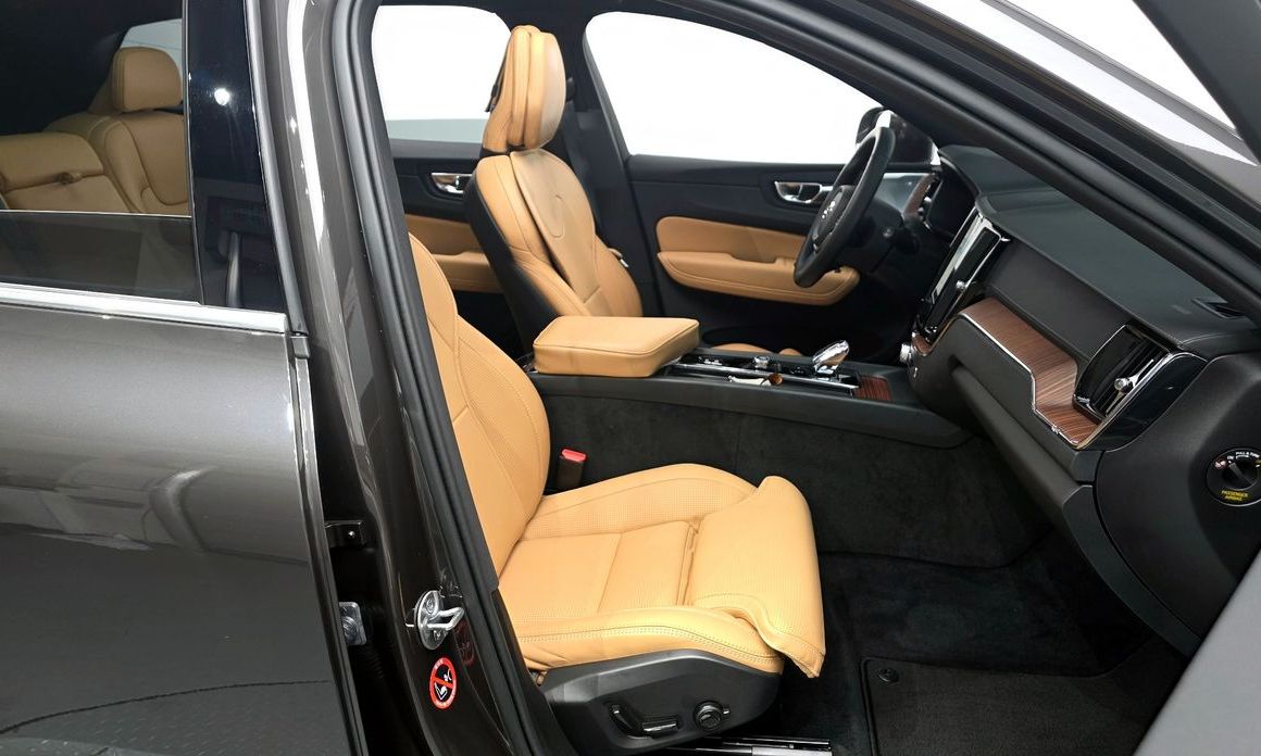 Volvo XC60 2025