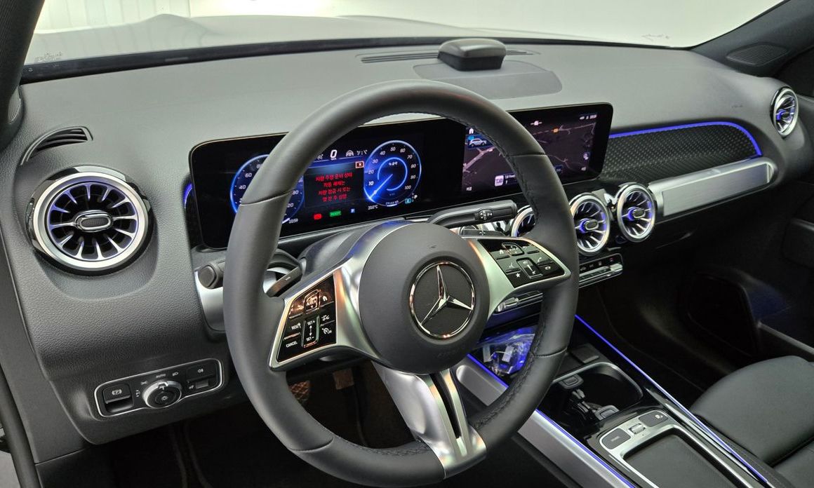 Mercedes-Benz EQB 2025