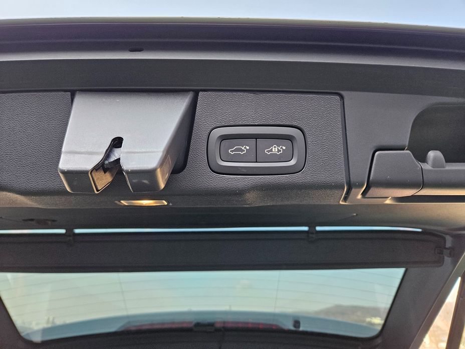 Volvo XC60 2025