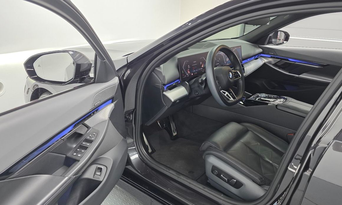 BMW 5-Series 2024