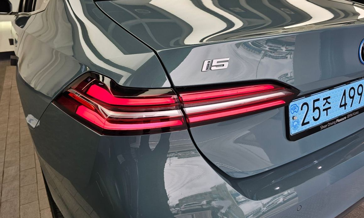 BMW i5 2024