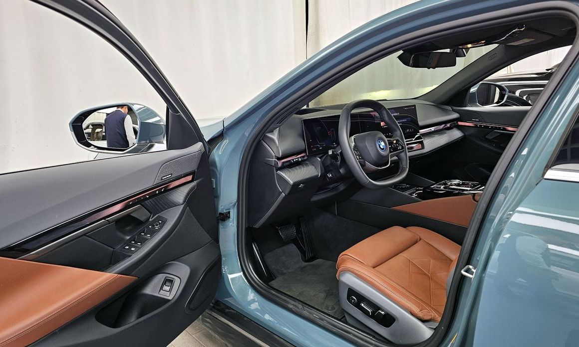 BMW i5 2024