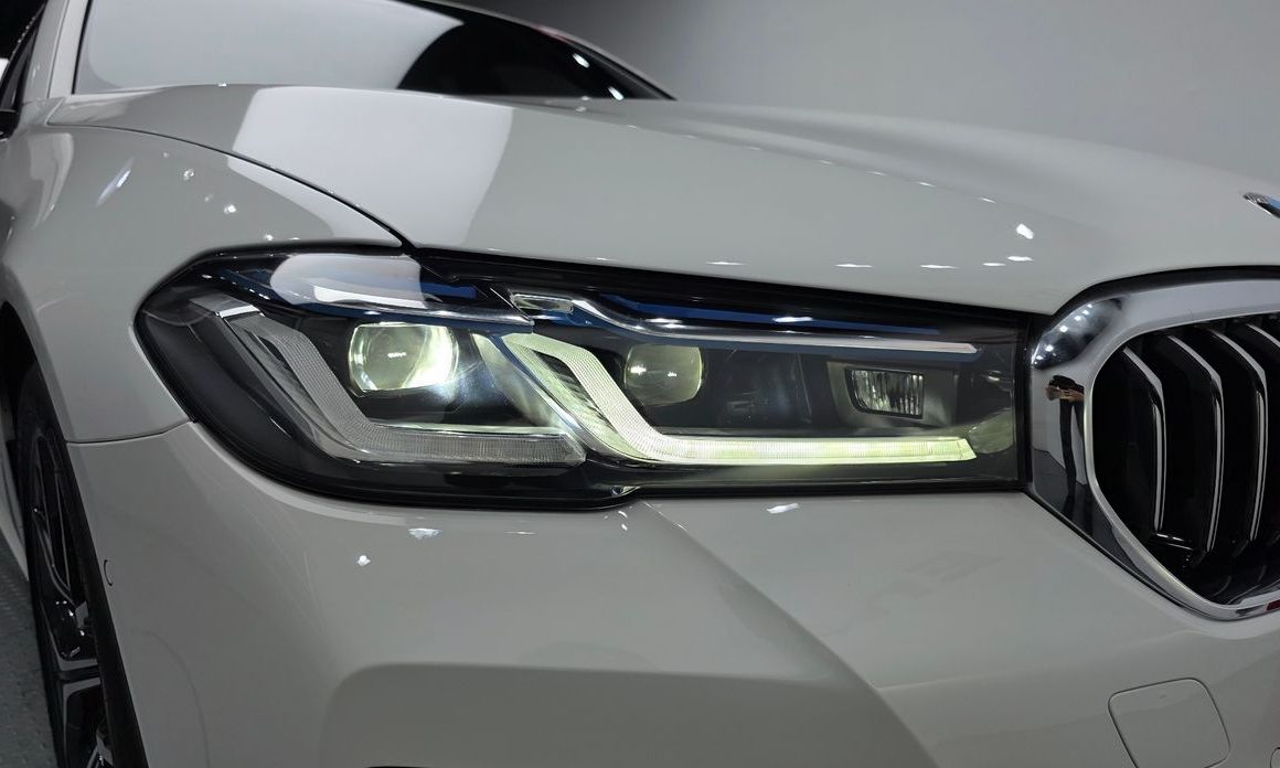 BMW 5-Series 2023