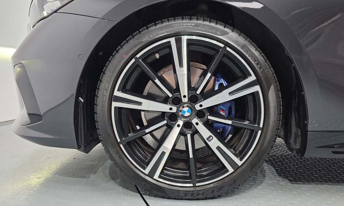 BMW 5-Series 2024