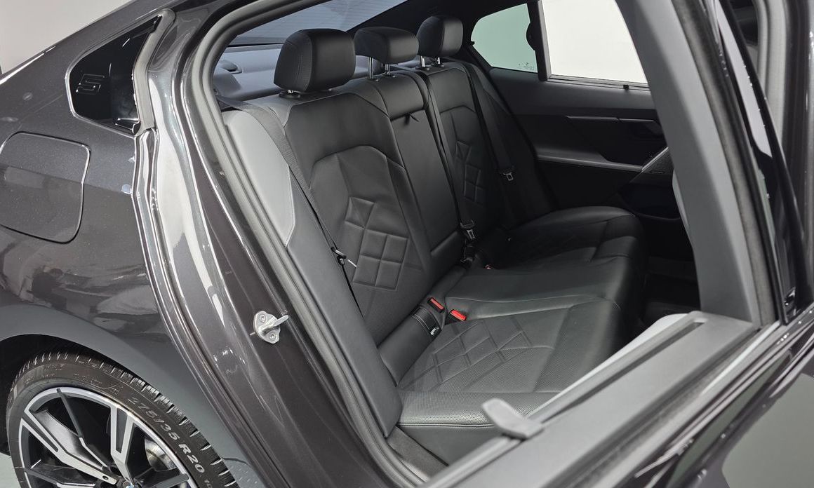 BMW 5-Series 2024