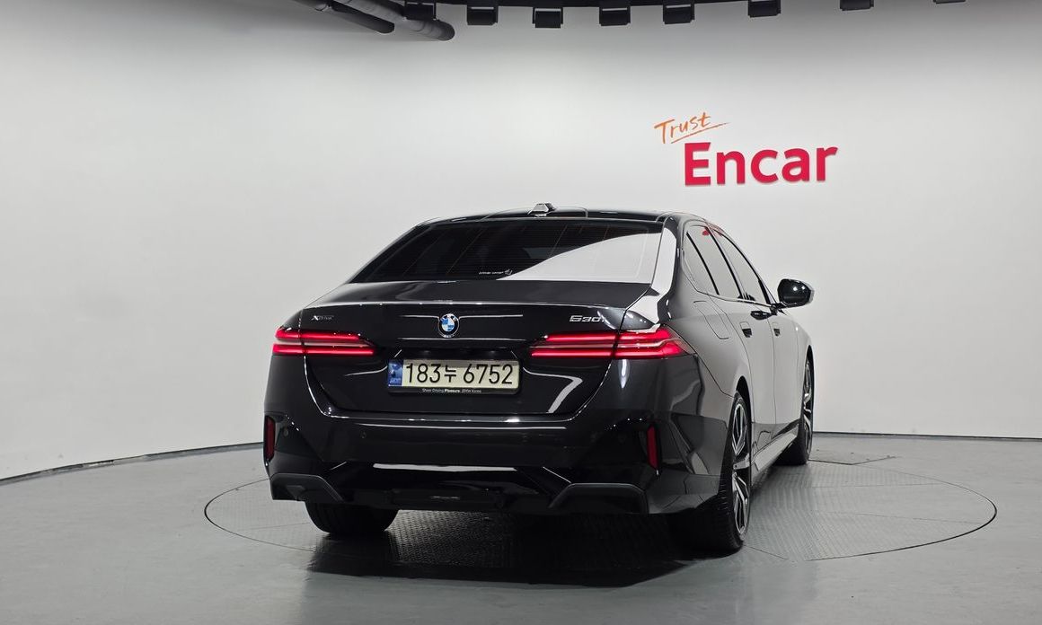 BMW 5-Series 2024