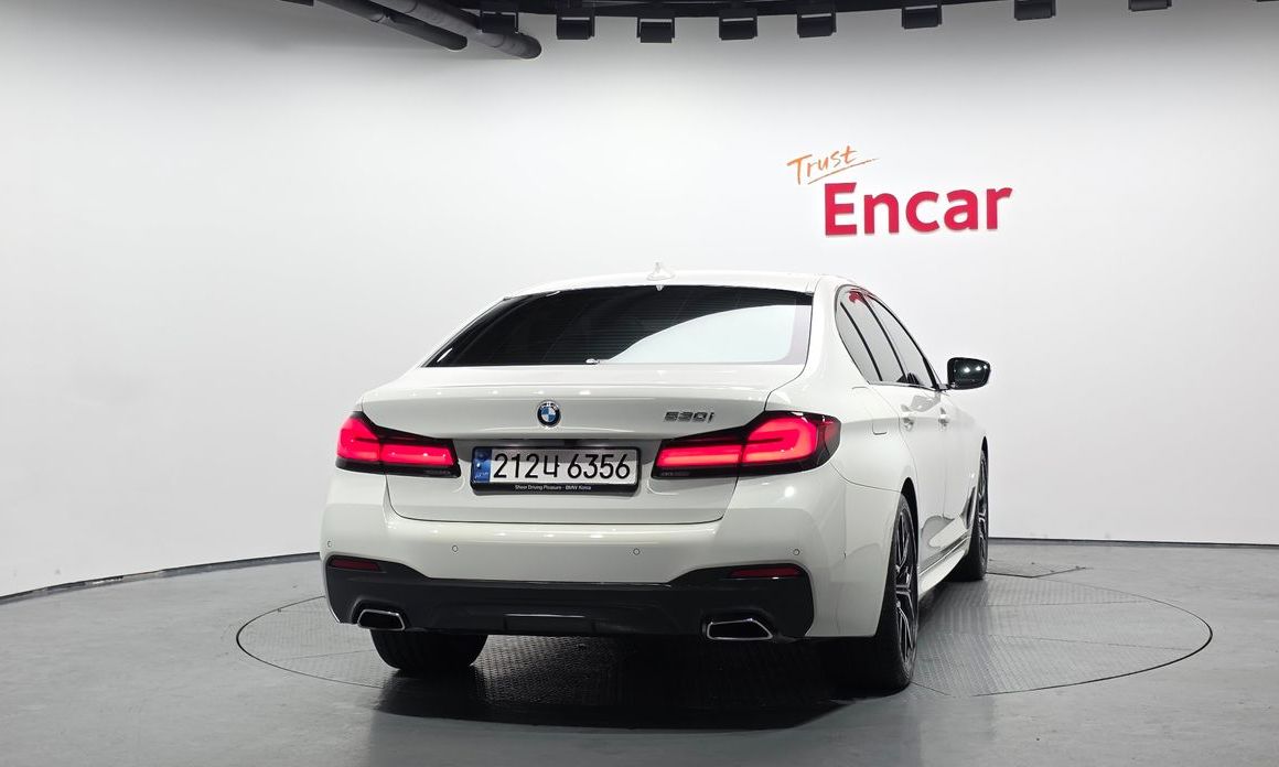 BMW 5-Series 2023