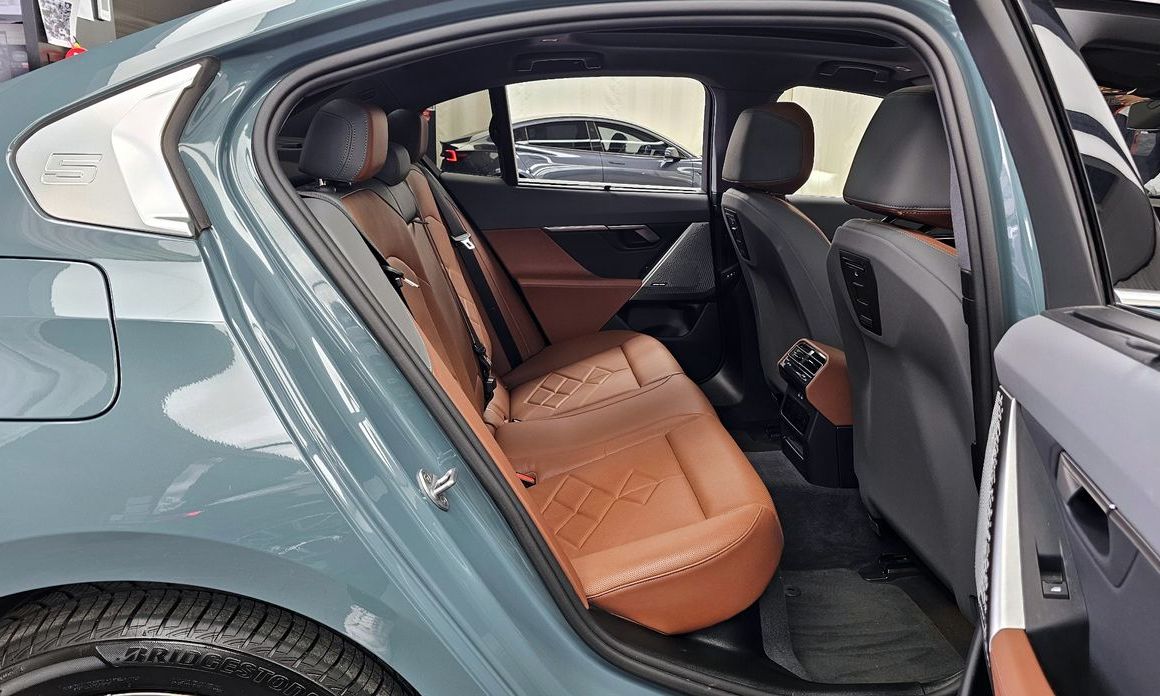 BMW i5 2024