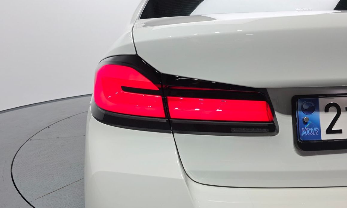 BMW 5-Series 2023