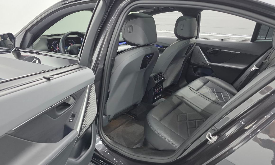 BMW 5-Series 2024