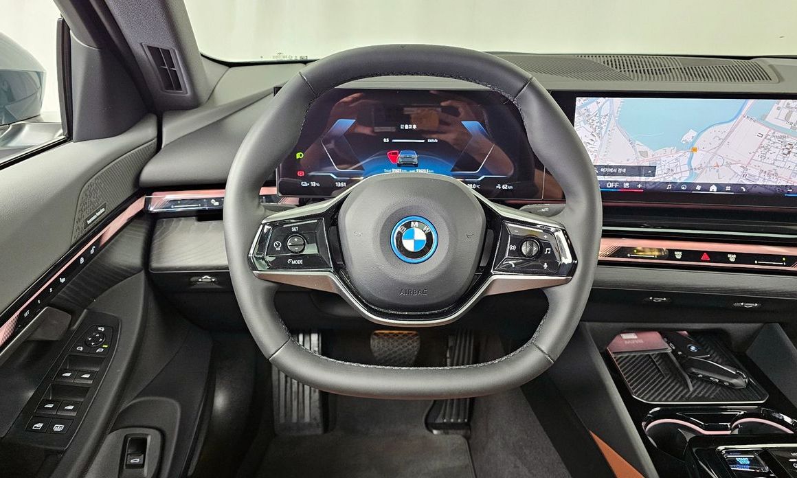 BMW i5 2024