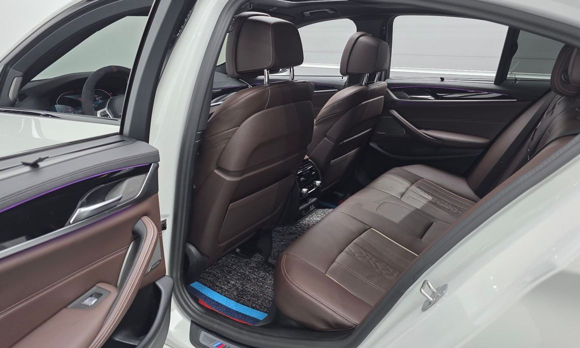BMW 5-Series 2023