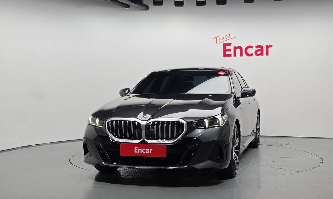 BMW 5-Series 2024