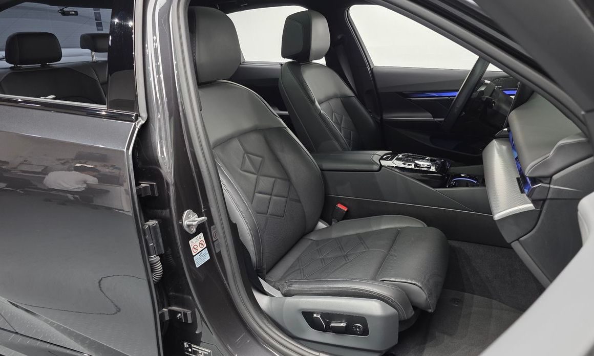 BMW 5-Series 2024