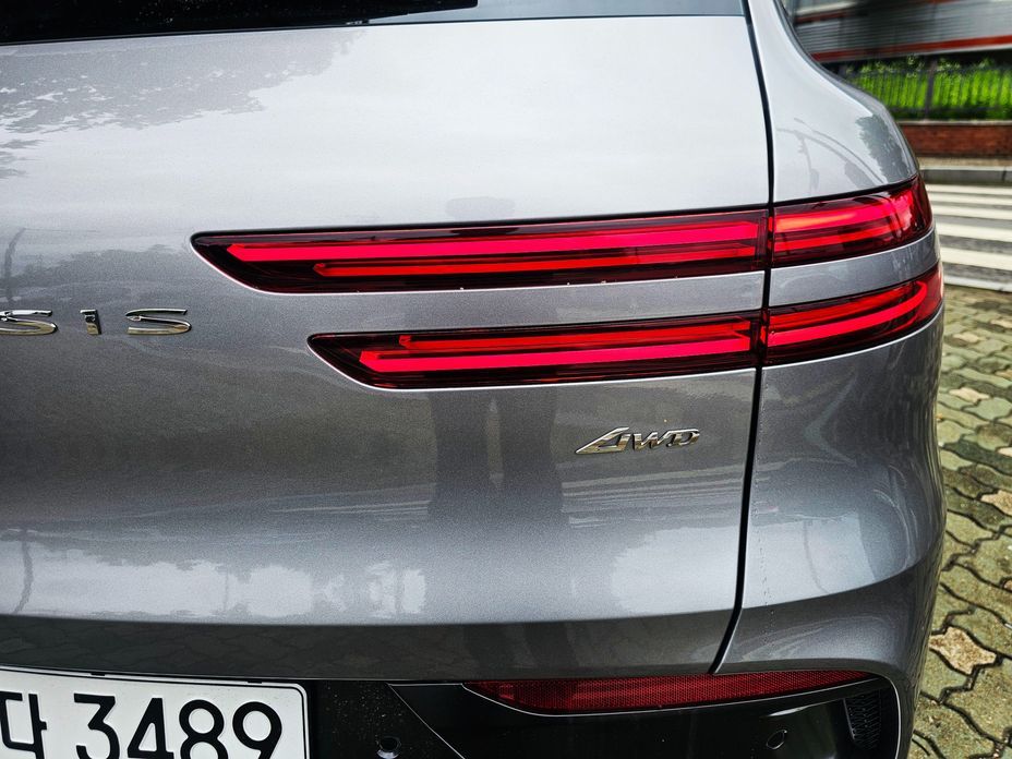 Genesis GV70 2025