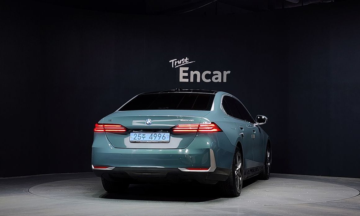 BMW i5 2024