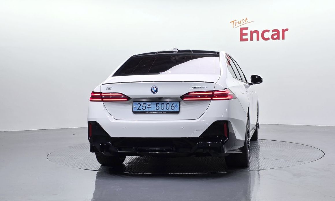 BMW i5 2024