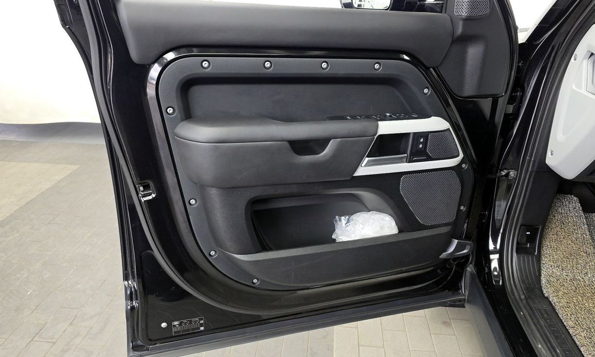 Land Rover Defender 2022