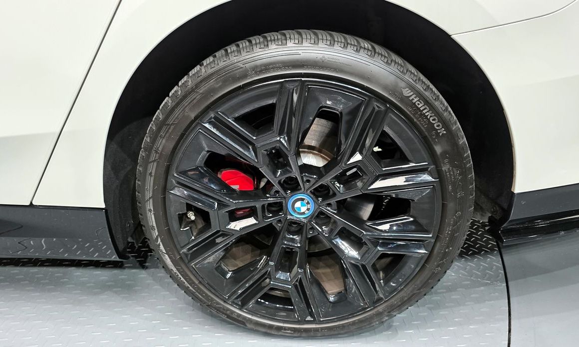 BMW i5 2024