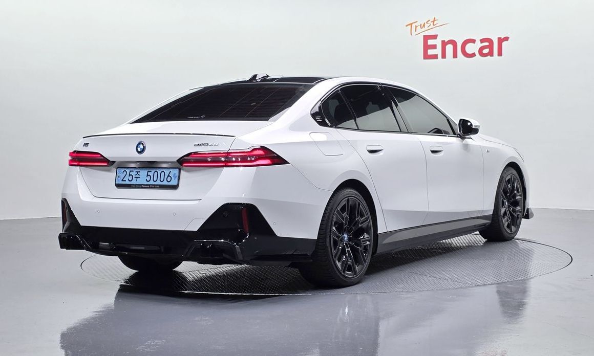 BMW i5 2024