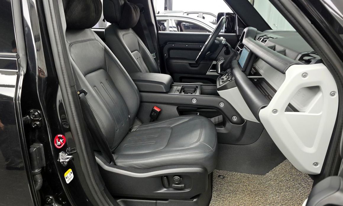Land Rover Defender 2022