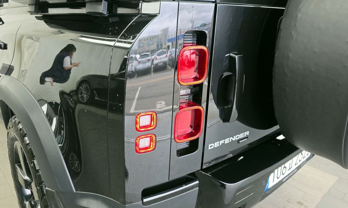 Land Rover Defender 2022