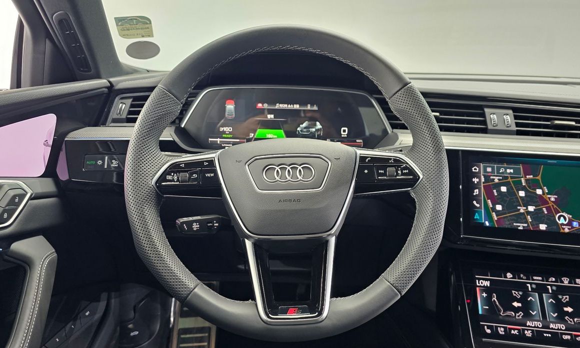 Audi SQ8 e-tron 2024