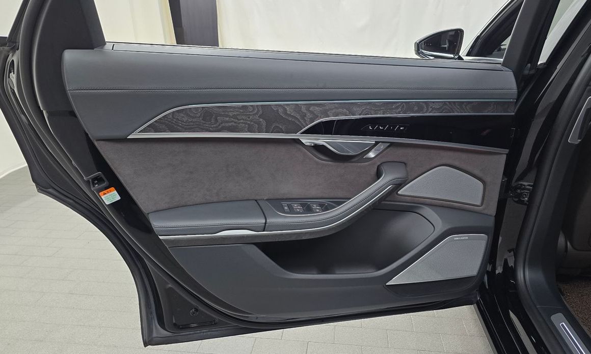 Audi A8 2023