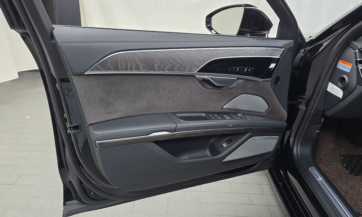 Audi A8 2023