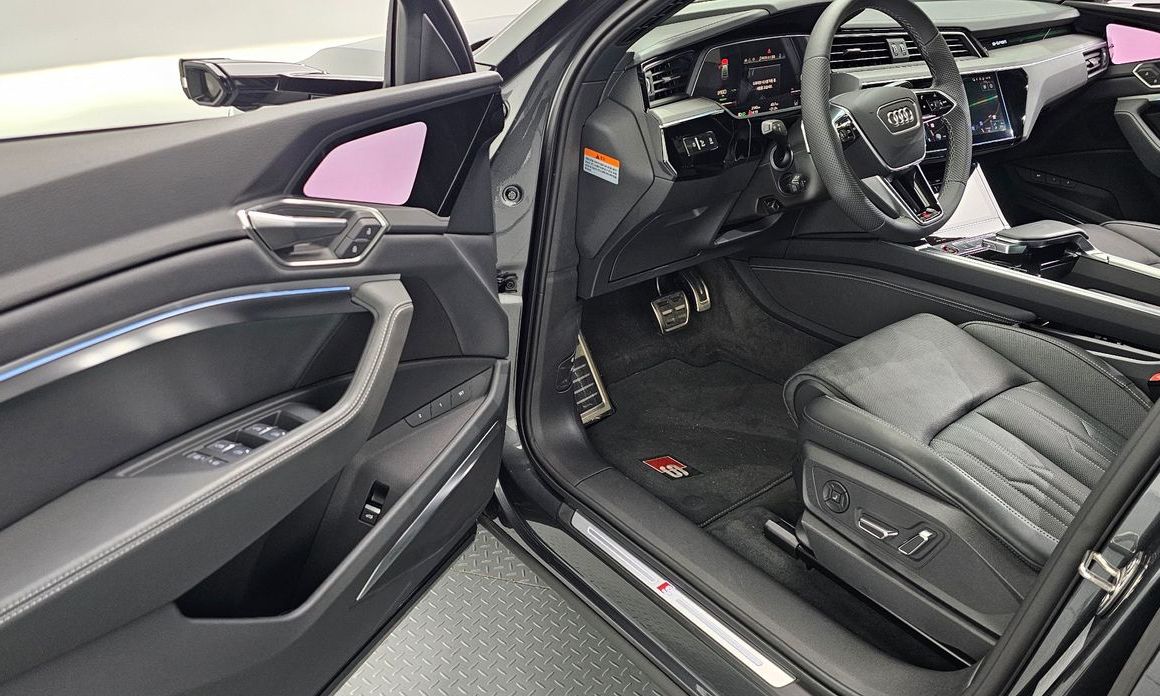 Audi SQ8 e-tron 2024