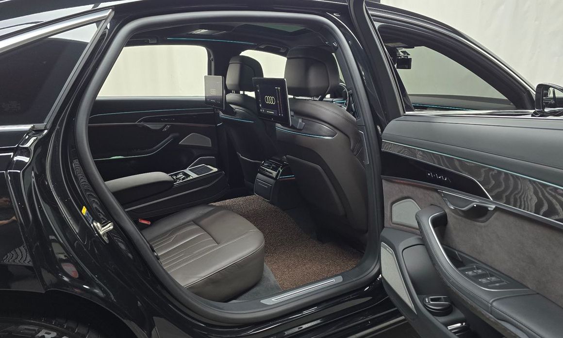 Audi A8 2023