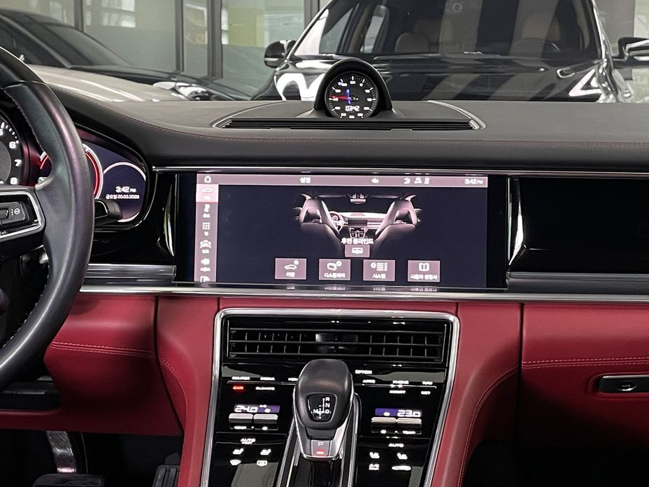 Porsche Panamera 2021