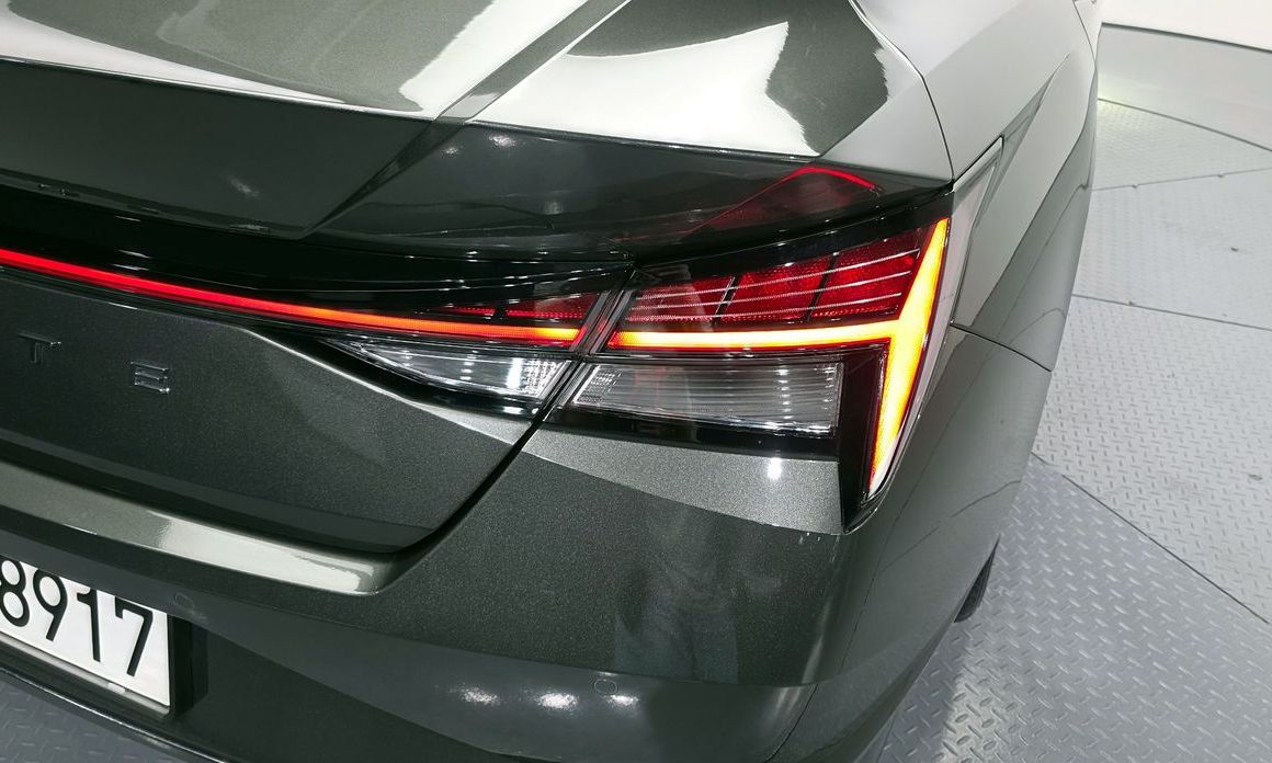 Hyundai AVANTE 2021