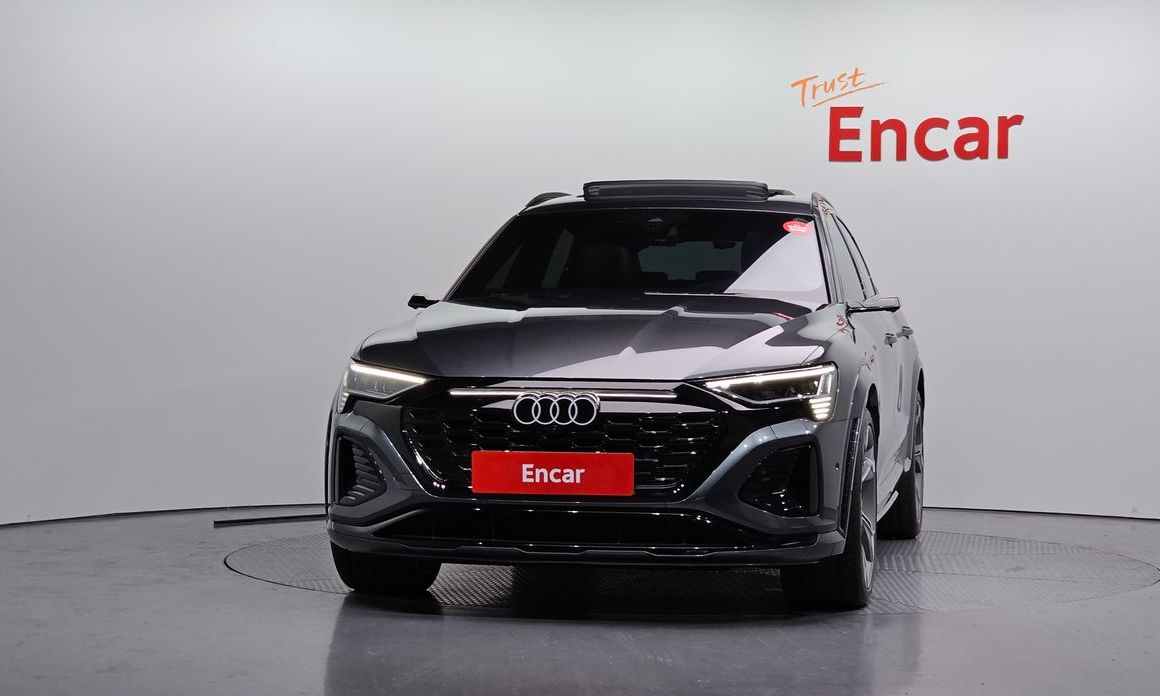 Audi SQ8 e-tron 2024