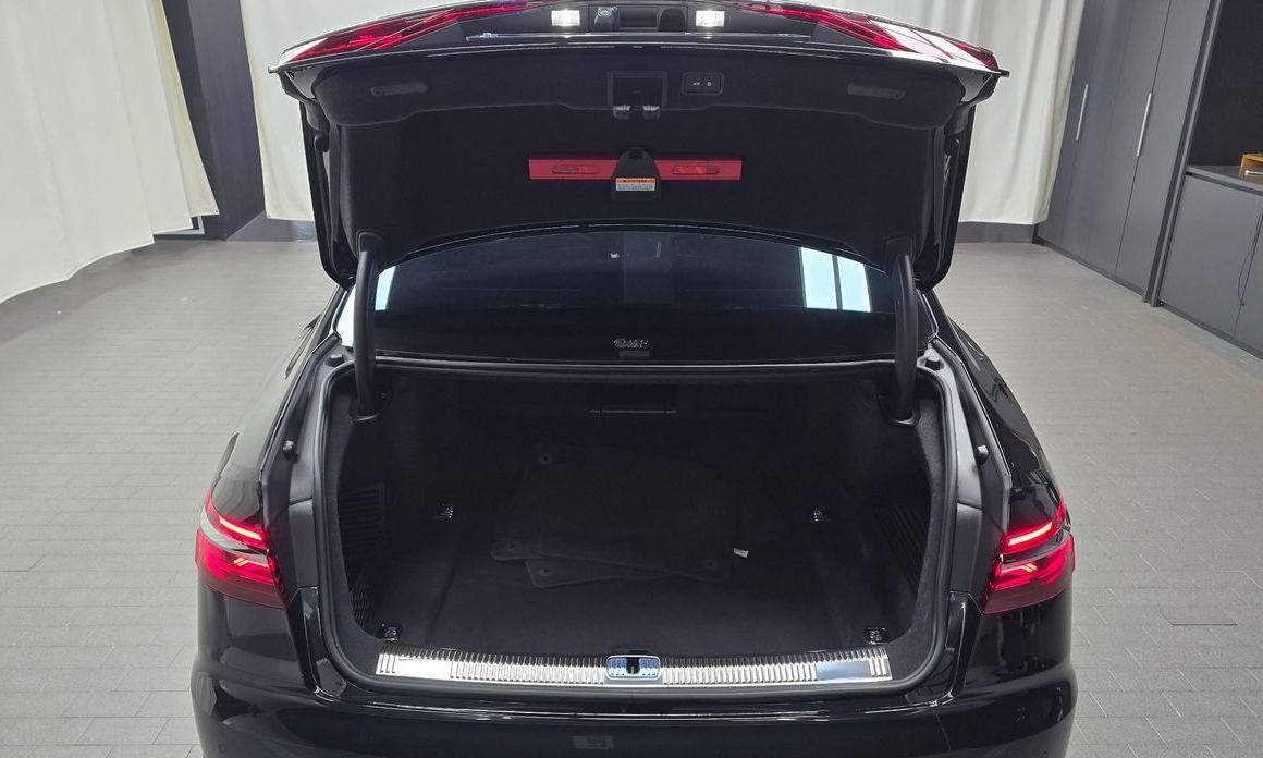Audi A8 2023