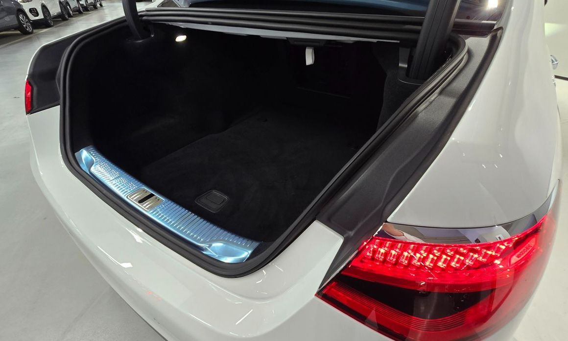 Mercedes-Benz S-Class 2025