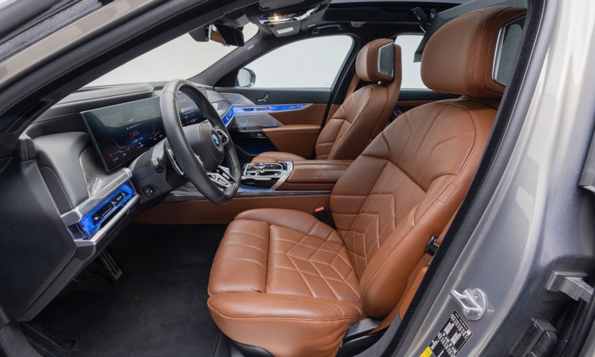 BMW i7 2025