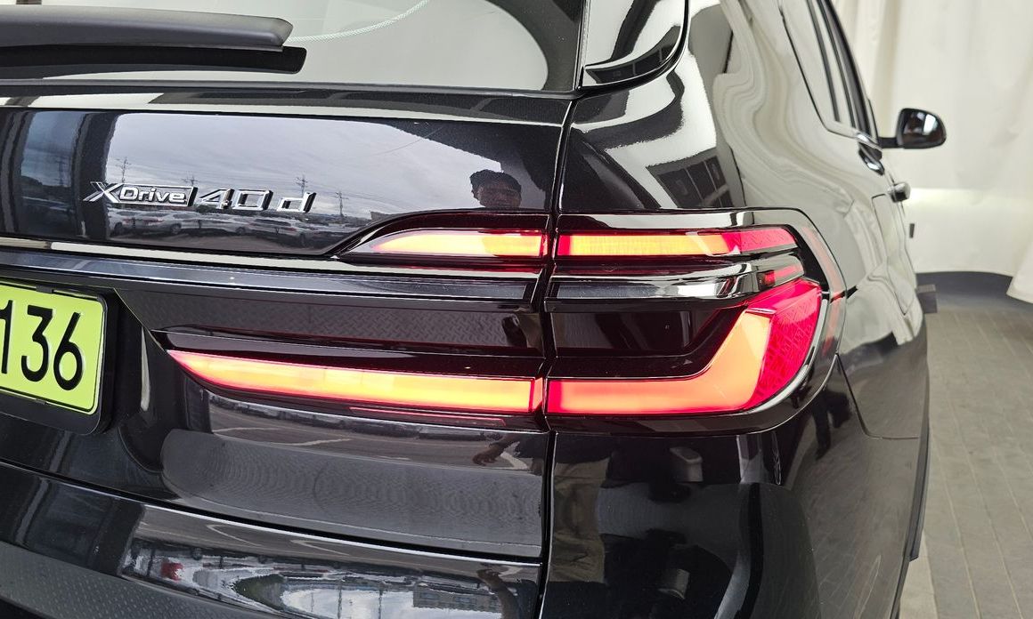 BMW X7 2025