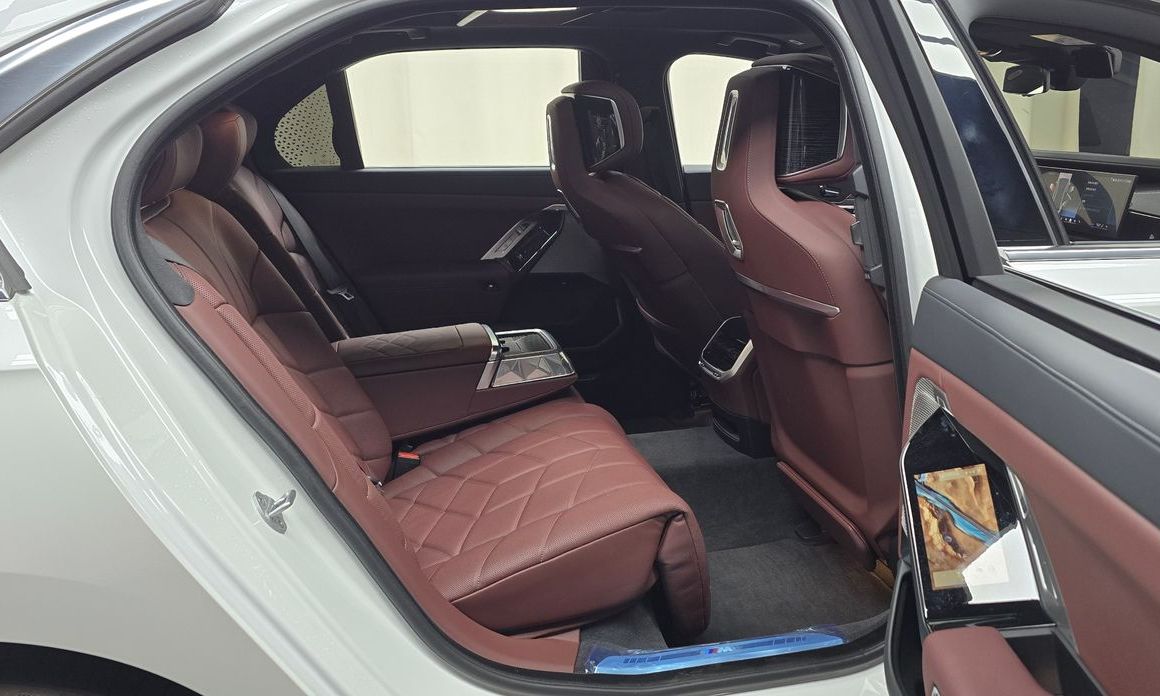 BMW 7-Series 2025