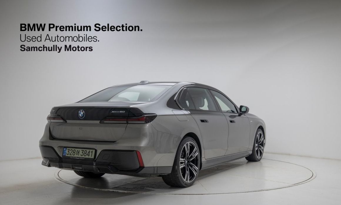 BMW i7 2025