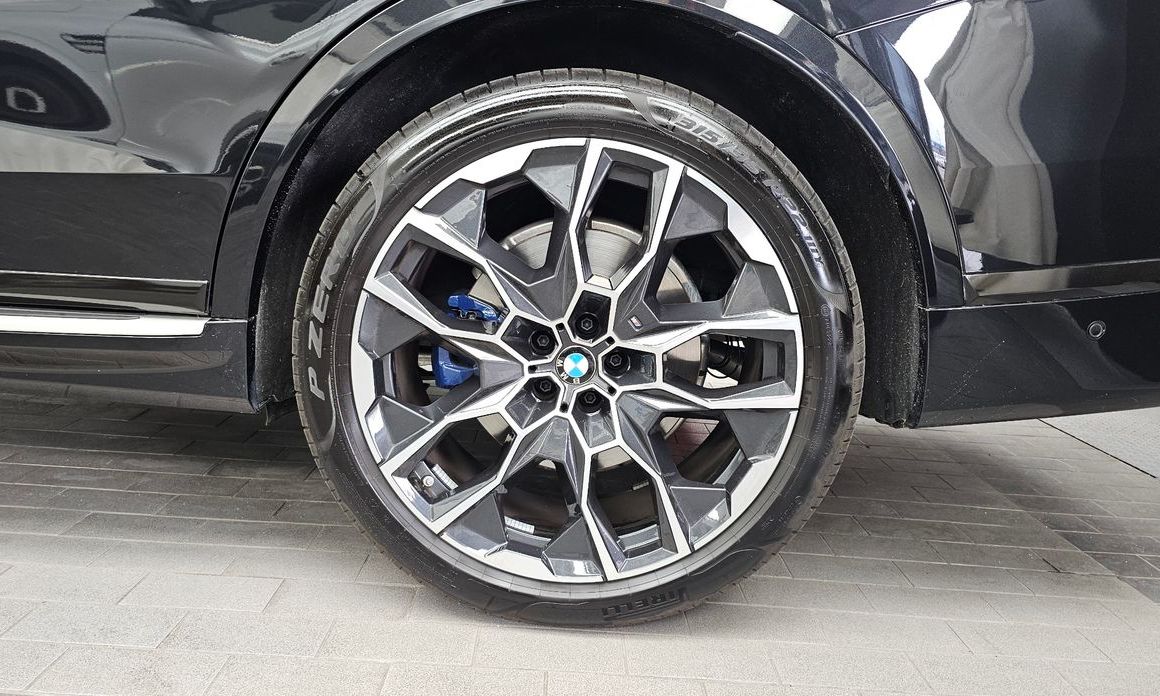 BMW X7 2025