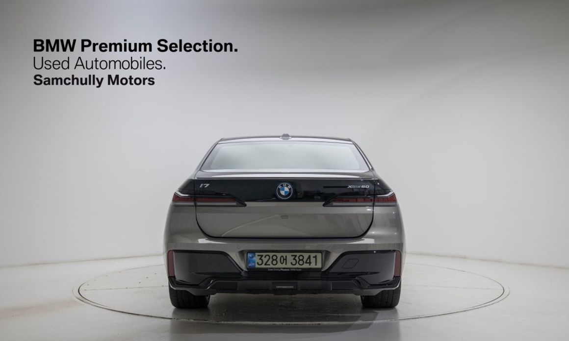 BMW i7 2025