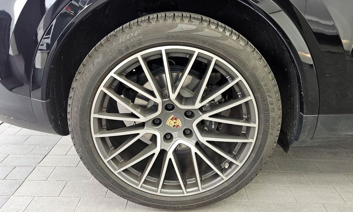 Porsche Cayenne 2023