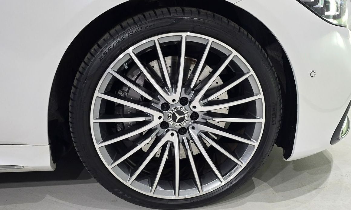 Mercedes-Benz S-Class 2025