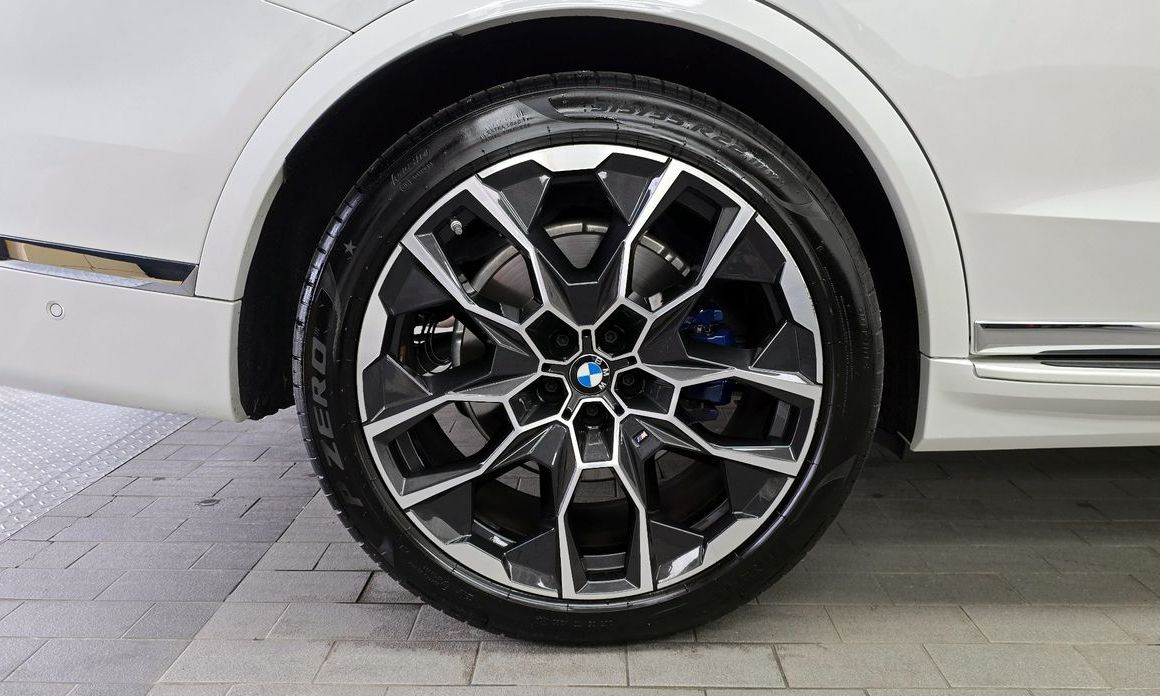 BMW X7 2024