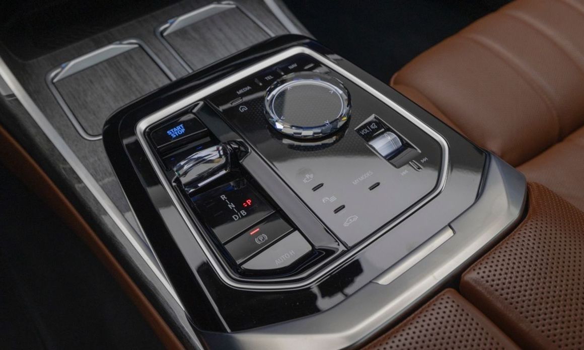 BMW i7 2025