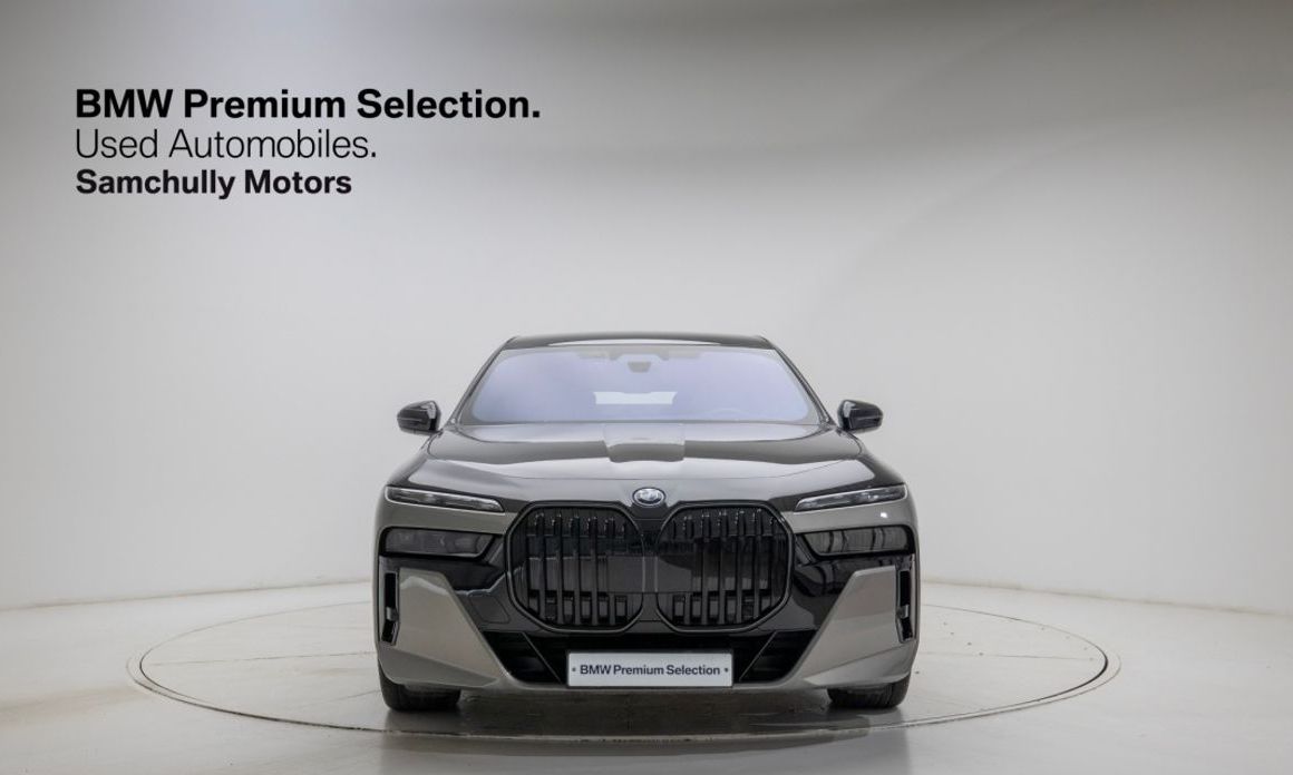 BMW i7 2025